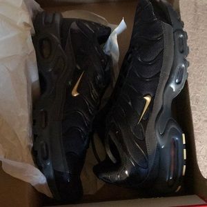 Men Nike’s air max never worn